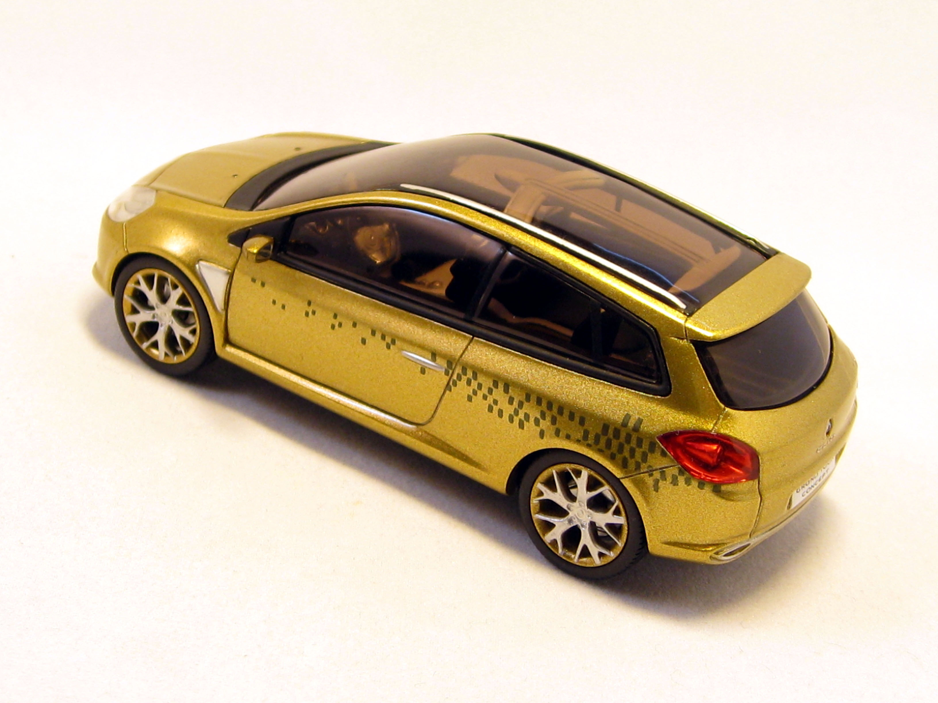 Clio Grand Tour Concept