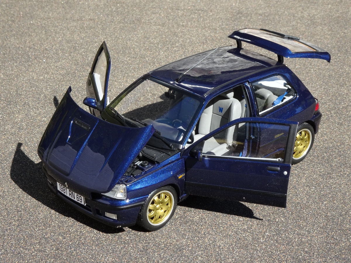 Clio Williams ja 15 TL 